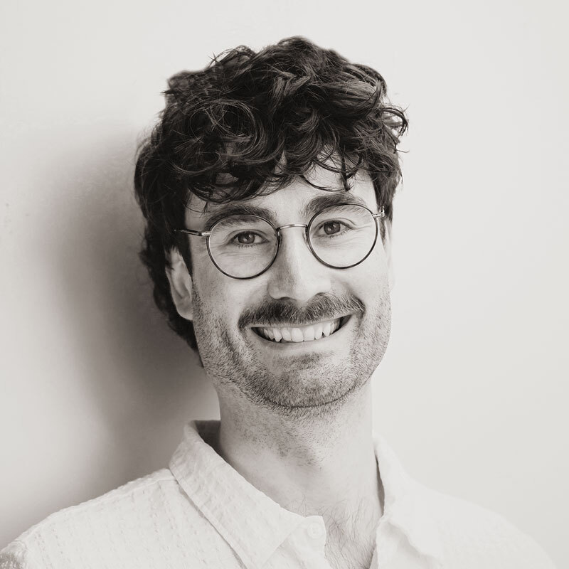 Dr. Lukas Stenzel